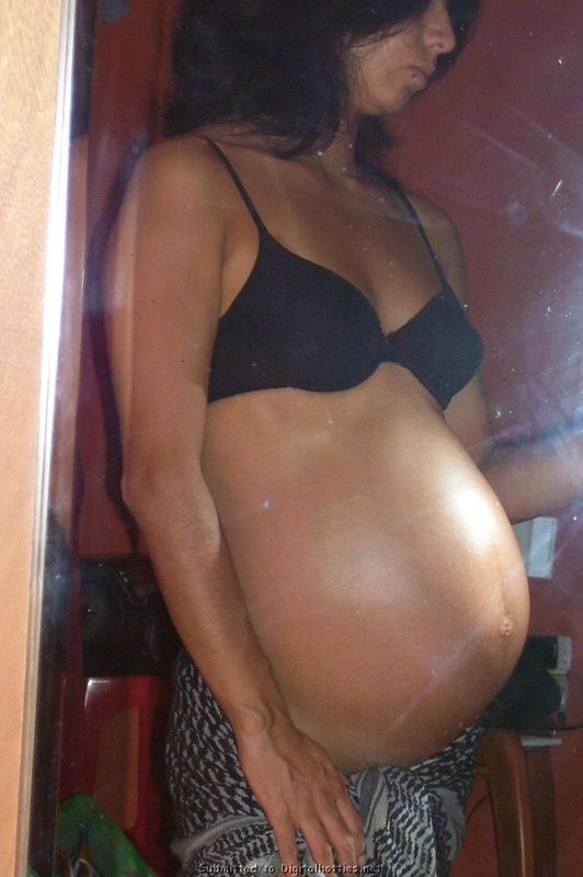 Частные снимки беременной латинки в трусиках дома 38 фото Частные снимки беременной латинки в трусиках дома 38 фото