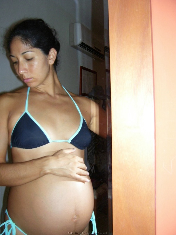 Частные снимки беременной латинки в трусиках дома 37 фото Частные снимки беременной латинки в трусиках дома 37 фото