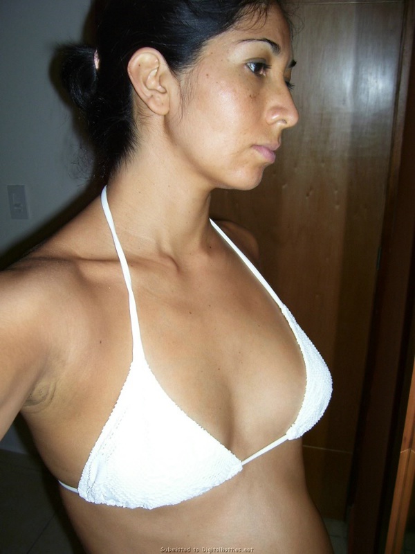 Частные снимки беременной латинки в трусиках дома 36 фото Частные снимки беременной латинки в трусиках дома 36 фото