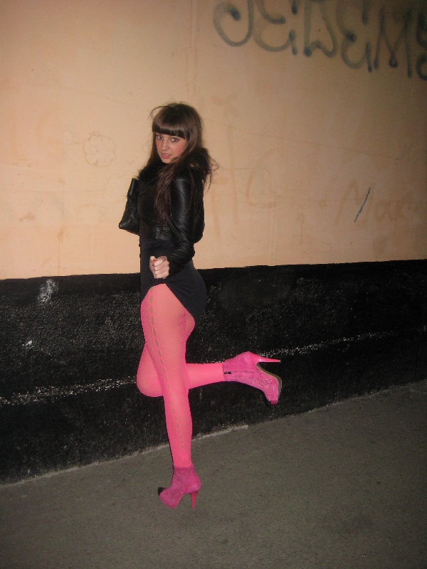 Отпадная молодая девка играет с писей 4 фото Отпадная молодая девка играет с писей 4 фото