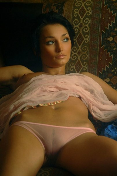 Обнажённые красотки в домашней обстановке 16 фото Обнажённые красотки в домашней обстановке 16 фото