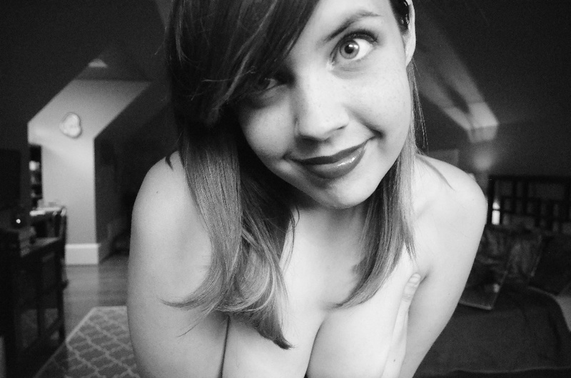 Секси девушка любит выдавать пошлые сюрпризы 20 фото Секси девушка любит выдавать пошлые сюрпризы 20 фото