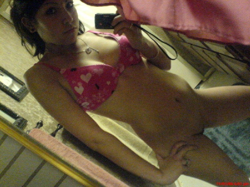 Худые азиатки оголились дома 3 фото Худые азиатки оголились дома 3 фото