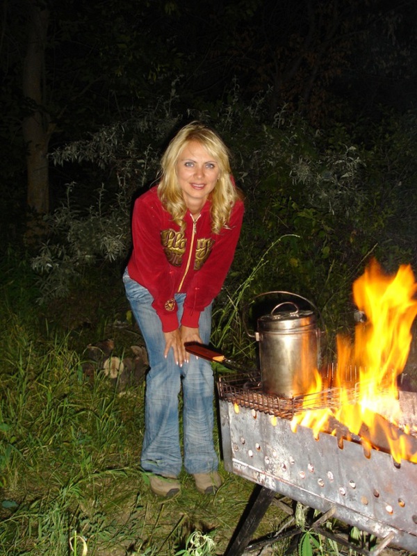 Кокетливая блондинка показывает себя голышом и в одежде 8 фото Кокетливая блондинка показывает себя голышом и в одежде 8 фото