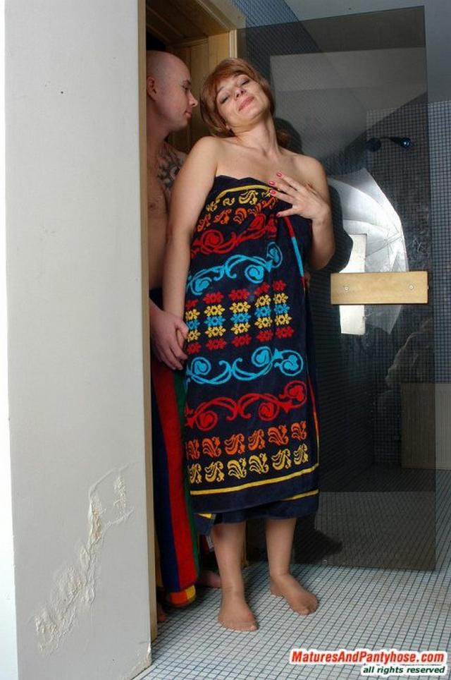 Мужчина довольно трахается с любимой женщиной 1 фото Мужчина довольно трахается с любимой женщиной 1 фото