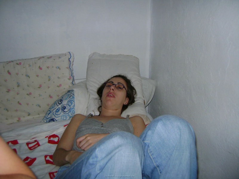 Одинокая немка с большой попкой оголилась для друга на камеру 7 фото Одинокая немка с большой попкой оголилась для друга на камеру 7 фото