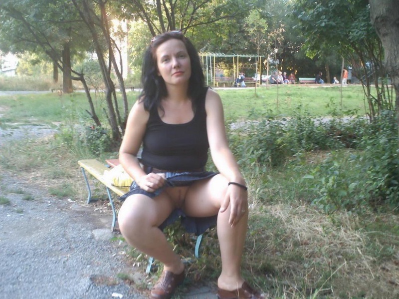 Малярша Аня любит засовывать вибратор в анус и сверкать промежностью 2 фото Малярша Аня любит засовывать вибратор в анус и сверкать промежностью 2 фото