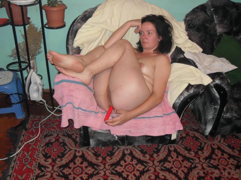 Малярша Аня любит засовывать вибратор в анус и сверкать промежностью 8 фото Малярша Аня любит засовывать вибратор в анус и сверкать промежностью 8 фото