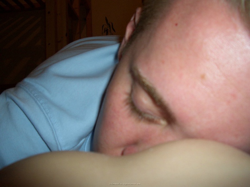 Улыбчивая тупая брюнетка хочет безумия 9 фото Улыбчивая тупая брюнетка хочет безумия 9 фото