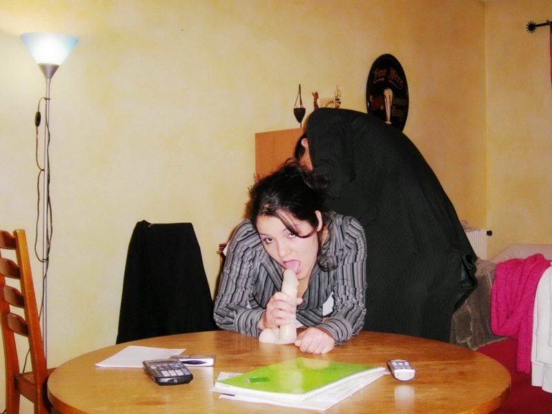 Бухгалтерша мастурбирует с дилдо на стуле 4 фото Бухгалтерша мастурбирует с дилдо на стуле 4 фото