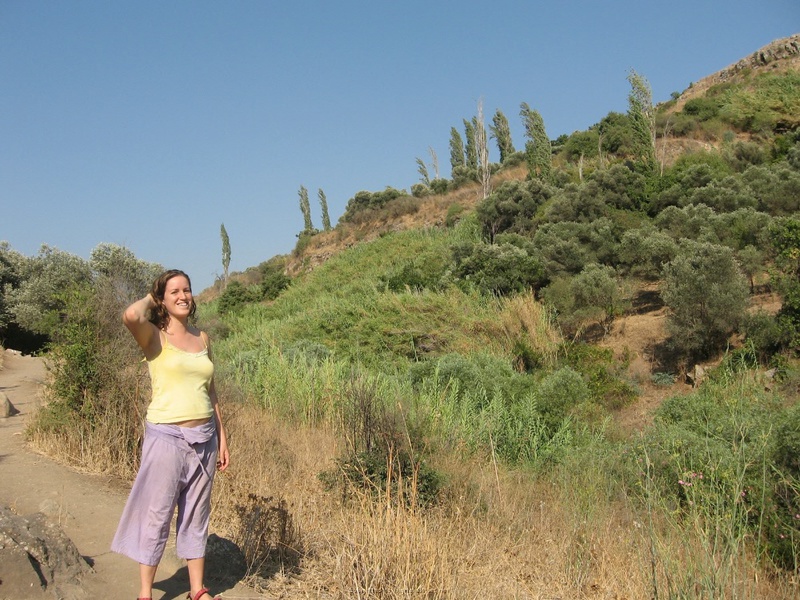 Баба сняла зеленое бельё и помылась в реке голая на глазах парня 7 фото Баба сняла зеленое бельё и помылась в реке голая на глазах парня 7 фото