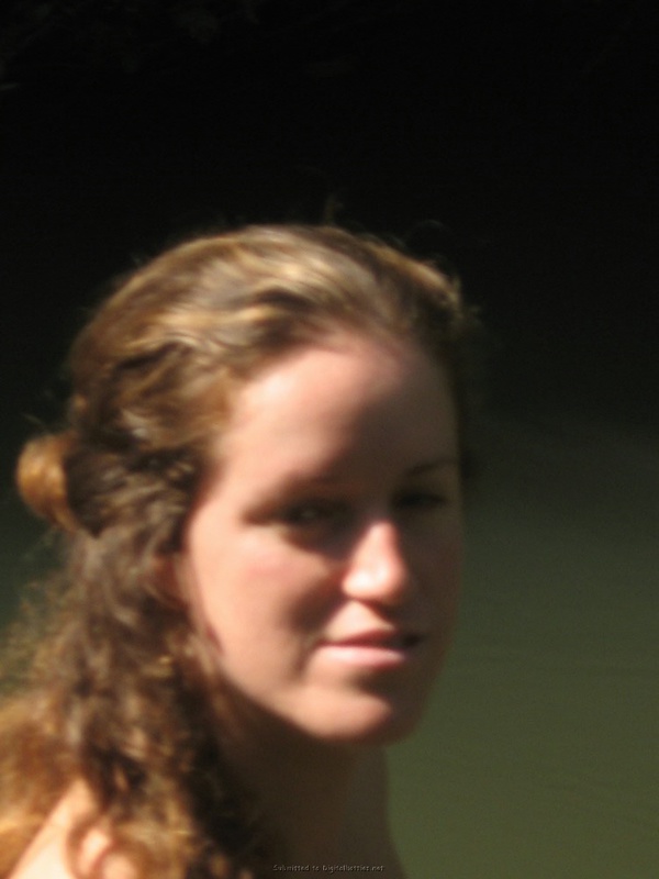 Баба сняла зеленое бельё и помылась в реке голая на глазах парня 11 фото Баба сняла зеленое бельё и помылась в реке голая на глазах парня 11 фото