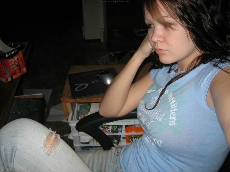 Откровенные селфи стройной девушки перед зеркалом 16 фото Откровенные селфи стройной девушки перед зеркалом 16 фото