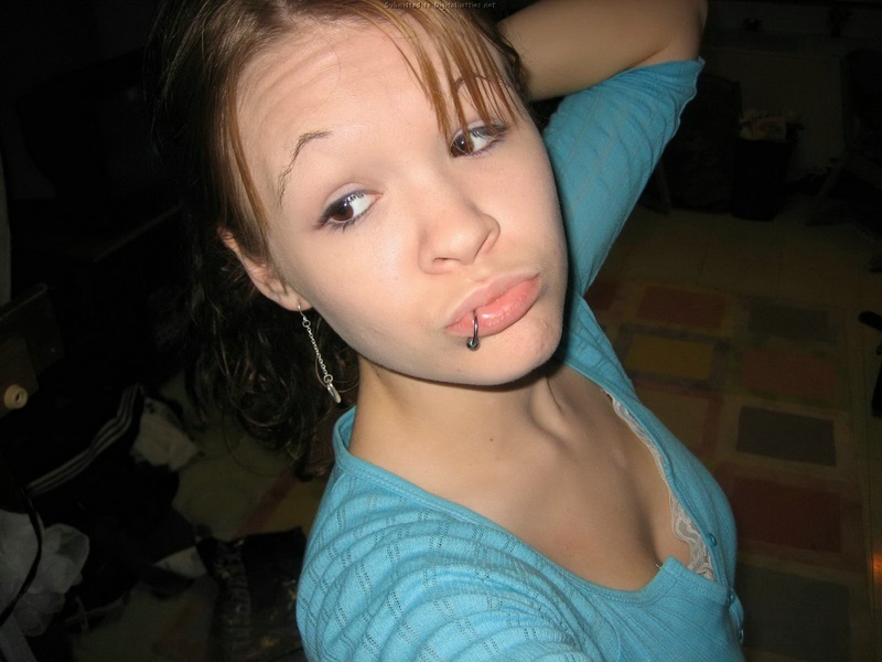 Откровенные селфи стройной девушки перед зеркалом 32 фото Откровенные селфи стройной девушки перед зеркалом 32 фото