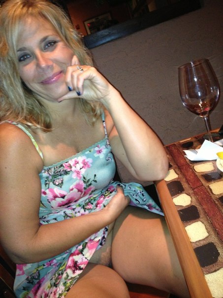 Подборка эро снимков 30летних мамочек с большими дойками и попами 21 фото Подборка эро снимков 30летних мамочек с большими дойками и попами 21 фото