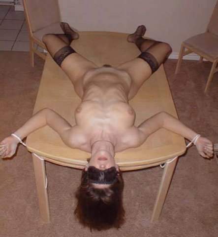 Связанные голые девки позируют 7 фото Связанные голые девки позируют 7 фото