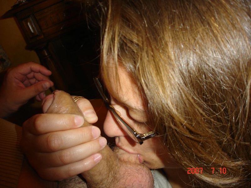 Надела очки и посасывает стоячий член 12 фото Надела очки и посасывает стоячий член 12 фото