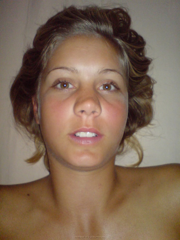 Красивая блонда оголила свое тело 1 фото Красивая блонда оголила свое тело 1 фото