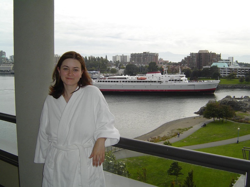 Женщина раздевается и дрочит киску на кровати 4 фото Женщина раздевается и дрочит киску на кровати 4 фото