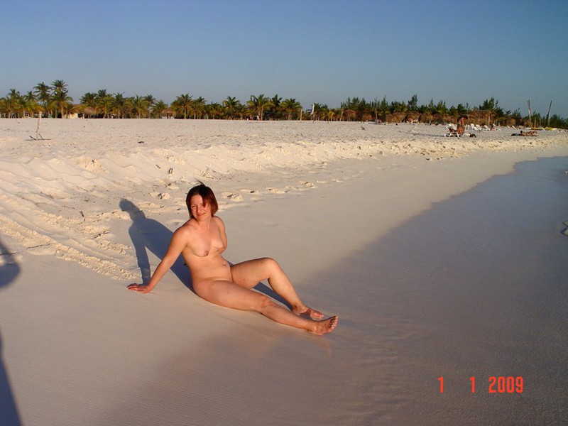 Русская нудистка 30ти лет отдыхает на морском курорте с мужем 8 фото Русская нудистка 30ти лет отдыхает на морском курорте с мужем 8 фото