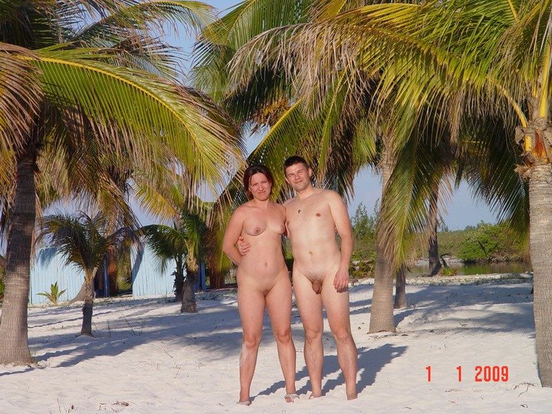 Русская нудистка 30ти лет отдыхает на морском курорте с мужем 6 фото Русская нудистка 30ти лет отдыхает на морском курорте с мужем 6 фото