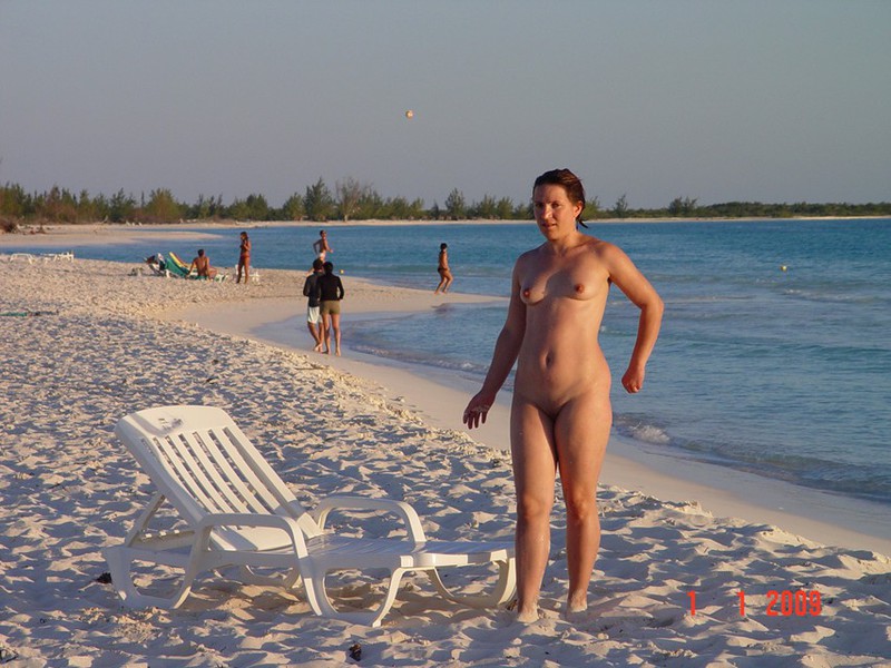 Русская нудистка 30ти лет отдыхает на морском курорте с мужем 9 фото Русская нудистка 30ти лет отдыхает на морском курорте с мужем 9 фото