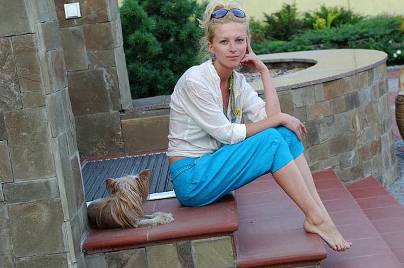 Стройные подруги позируют на лоне природы 2 фото Стройные подруги позируют на лоне природы 2 фото