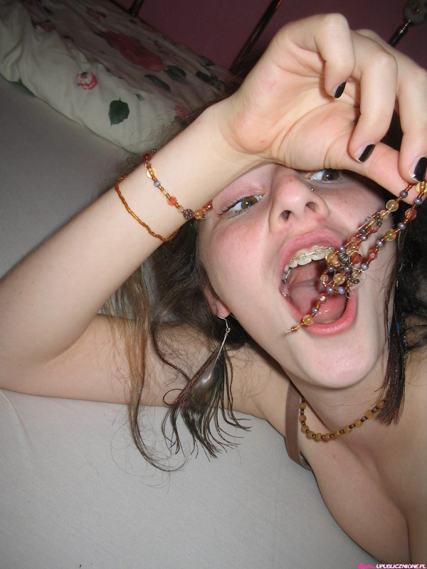 Подругам нравится сниматься на камеру вместе и по-отдельности 16 фото Подругам нравится сниматься на камеру вместе и по-отдельности 16 фото