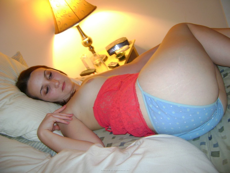 Сучка искушает любимого упругими сиьками 4 фото Сучка искушает любимого упругими сиьками 4 фото