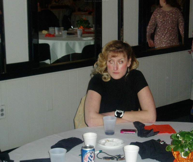 Зрелая блонда показала свою грудь 2 фото Зрелая блонда показала свою грудь 2 фото