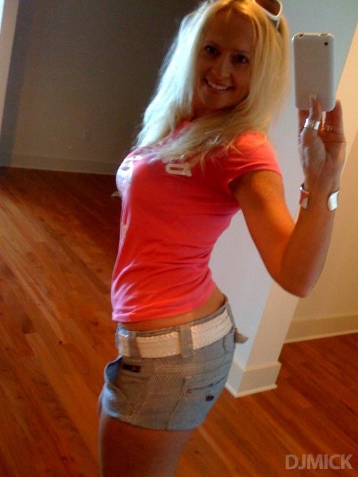 Эротические селфи перед зеркалом 9 фото Эротические селфи перед зеркалом 9 фото