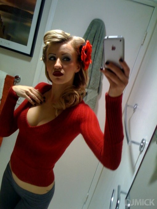 Эротические селфи перед зеркалом 8 фото Эротические селфи перед зеркалом 8 фото