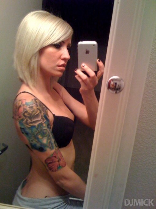 Эротические селфи перед зеркалом 13 фото Эротические селфи перед зеркалом 13 фото