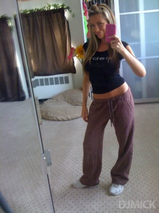 Эротические селфи перед зеркалом 15 фото Эротические селфи перед зеркалом 15 фото