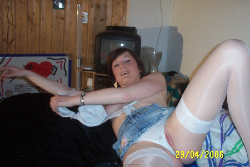 Наглая сучка дрочит клитор и сосет писюн партнера 8 фото Наглая сучка дрочит клитор и сосет писюн партнера 8 фото