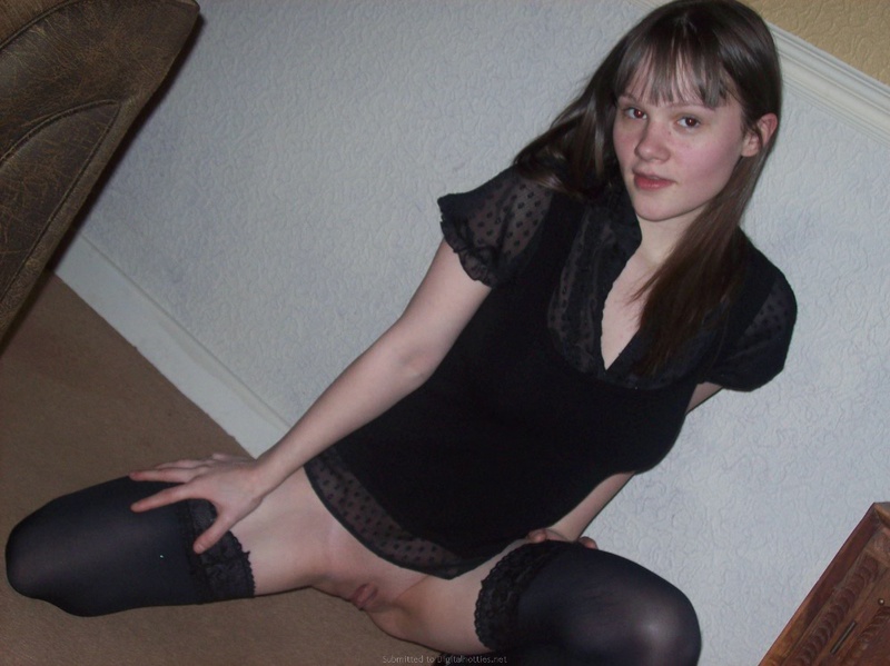 Горячая девушка раздевается и много раз 17 фото Горячая девушка раздевается и много раз 17 фото