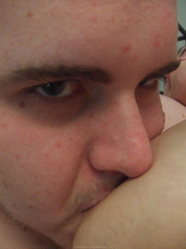 Вылизал своей девушке вагину после чего трахнул 2 фото Вылизал своей девушке вагину после чего трахнул 2 фото