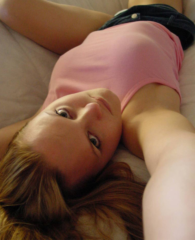 Студентка делает голые селфи дома и в ванной 14 фото Студентка делает голые селфи дома и в ванной 14 фото