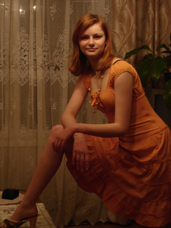 Рыжая девушка в черном белье встала раком на двухспальной кровати 22 фото Рыжая девушка в черном белье встала раком на двухспальной кровати 22 фото