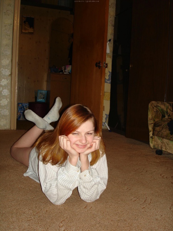 Рыжая девушка в черном белье встала раком на двухспальной кровати 16 фото Рыжая девушка в черном белье встала раком на двухспальной кровати 16 фото