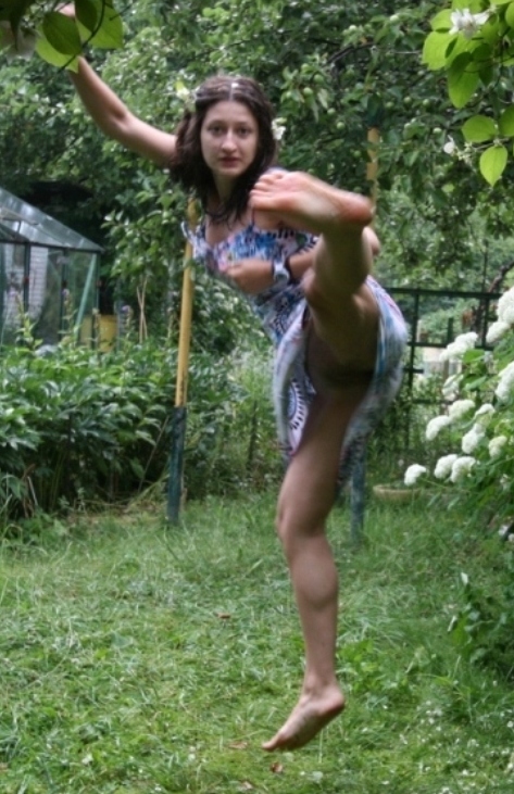 Эротика голой брюнетки дома 12 фото Эротика голой брюнетки дома 12 фото