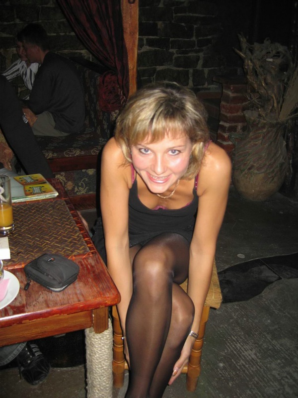 Худая дамочка обнажилась, сняв ажурное белье 2 фото Худая дамочка обнажилась, сняв ажурное белье 2 фото