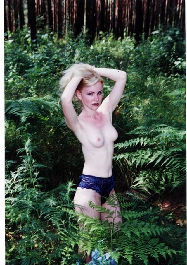 Показ своих сисек и писек на природе 36 фото Показ своих сисек и писек на природе 36 фото