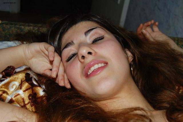 Грудастая брюнетка выложила интим снимки в интернет 4 фото Грудастая брюнетка выложила интим снимки в интернет 4 фото