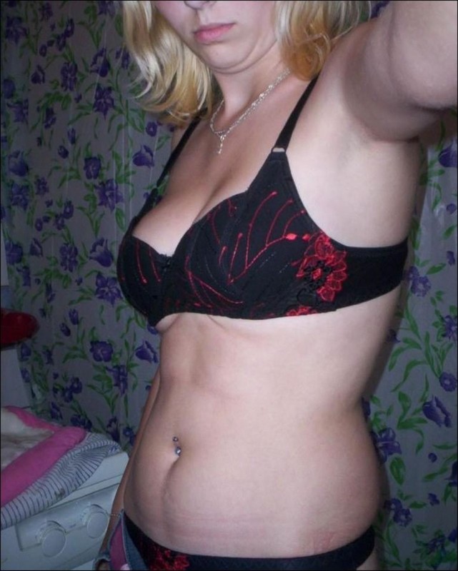 Русская блондинка с большими сиськами делает голые селфи 21 фото Русская блондинка с большими сиськами делает голые селфи 21 фото