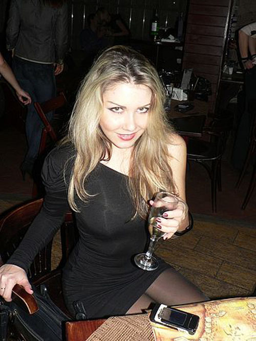 Красивая модель из Москвы на студийных снимках и в жизни 5 фото Красивая модель из Москвы на студийных снимках и в жизни 5 фото