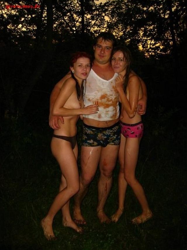 Групповуха молодых на природе 17 фото Групповуха молодых на природе 17 фото