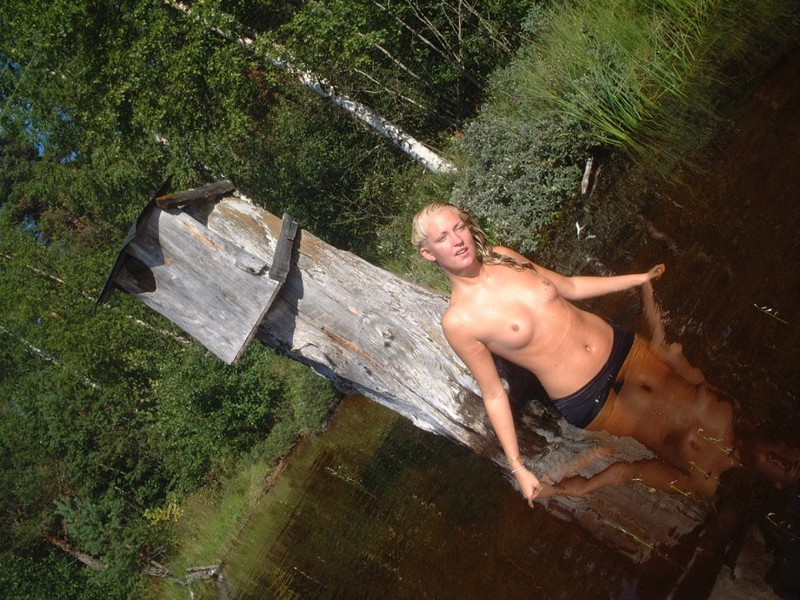 Блонду отодрали прямо на веранде 12 фото Блонду отодрали прямо на веранде 12 фото