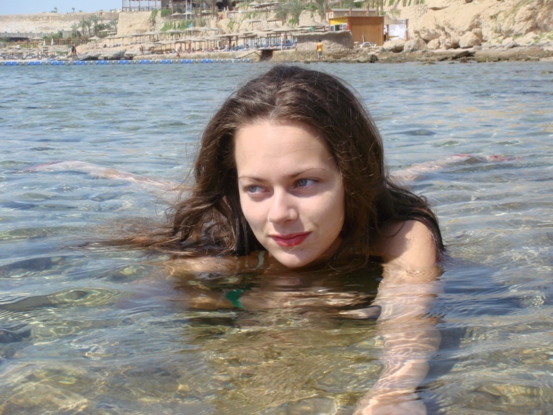 Бойфренд фотографирует голую подружку делающую макияж 3 фото Бойфренд фотографирует голую подружку делающую макияж 3 фото