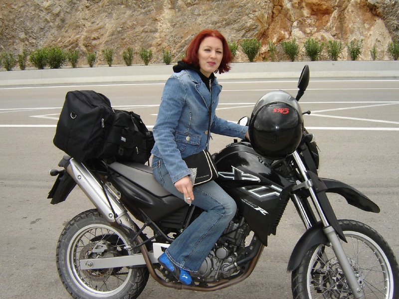 Рыжая байкерша принимает душ на глазах своего сожителя 5 фото Рыжая байкерша принимает душ на глазах своего сожителя 5 фото